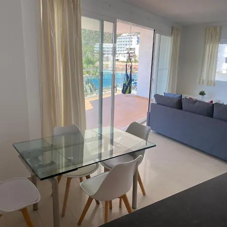 Alexander Apartment *